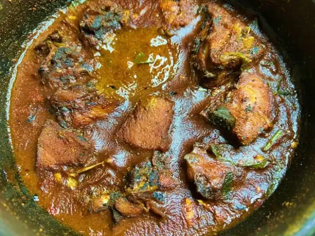 Sri Lankan Fried Chicken Curry