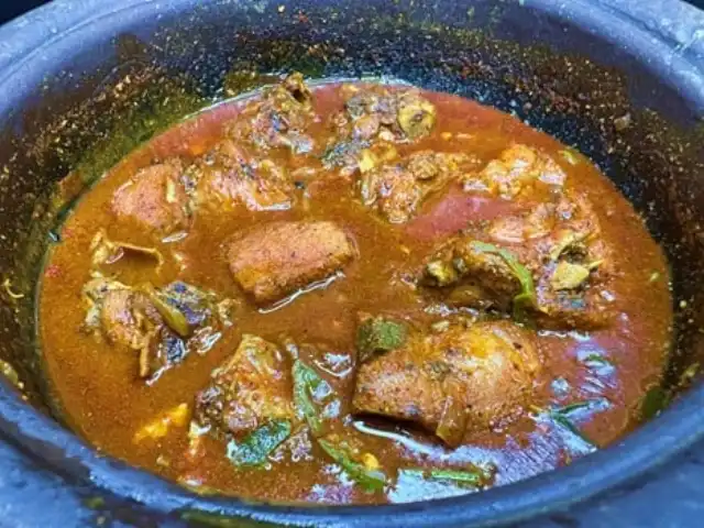 Sri Lankan Fried Chicken Curry