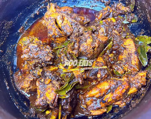 Sri Lankan Chicken Curry For Lamprais