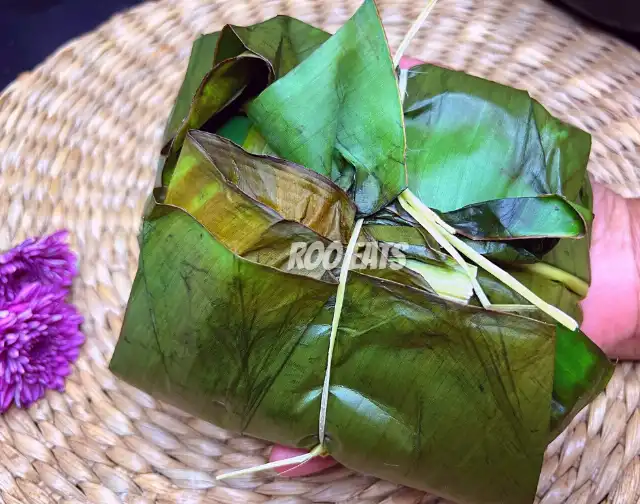 Kili Paratha Wrapped In Banana Leaf
